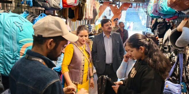 मेरिट में आने पर चिल्ड्रन ऑफ स्टेट ने की मॉल रोड़ की सैर