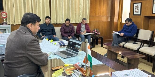 31 मार्च तक निपटाएं राजस्व से संबंधित लम्बित मामले:  उपायुक्त