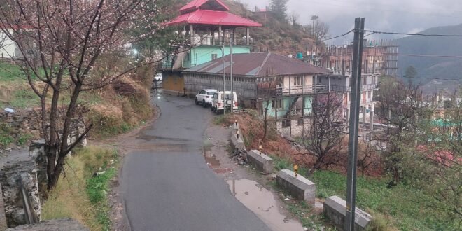 लंबे सूखे के बाद चौपाल में वर्षा मौसम हुआ ठंडा