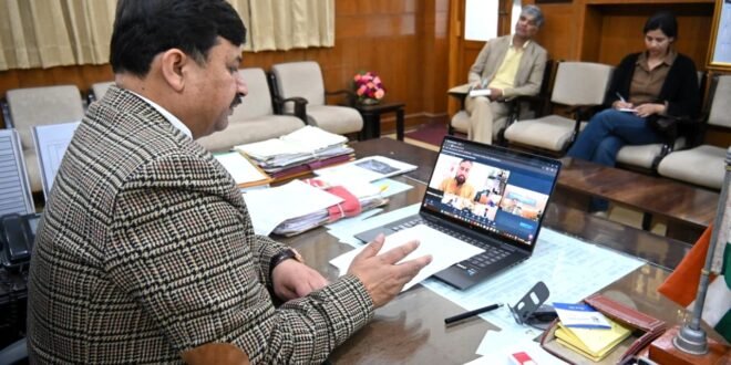 जिला में नहीं गैस, पेट्रोल, डीजल की कोई कमी, अनावश्यक भण्डारण न करें – उपायुक्त*